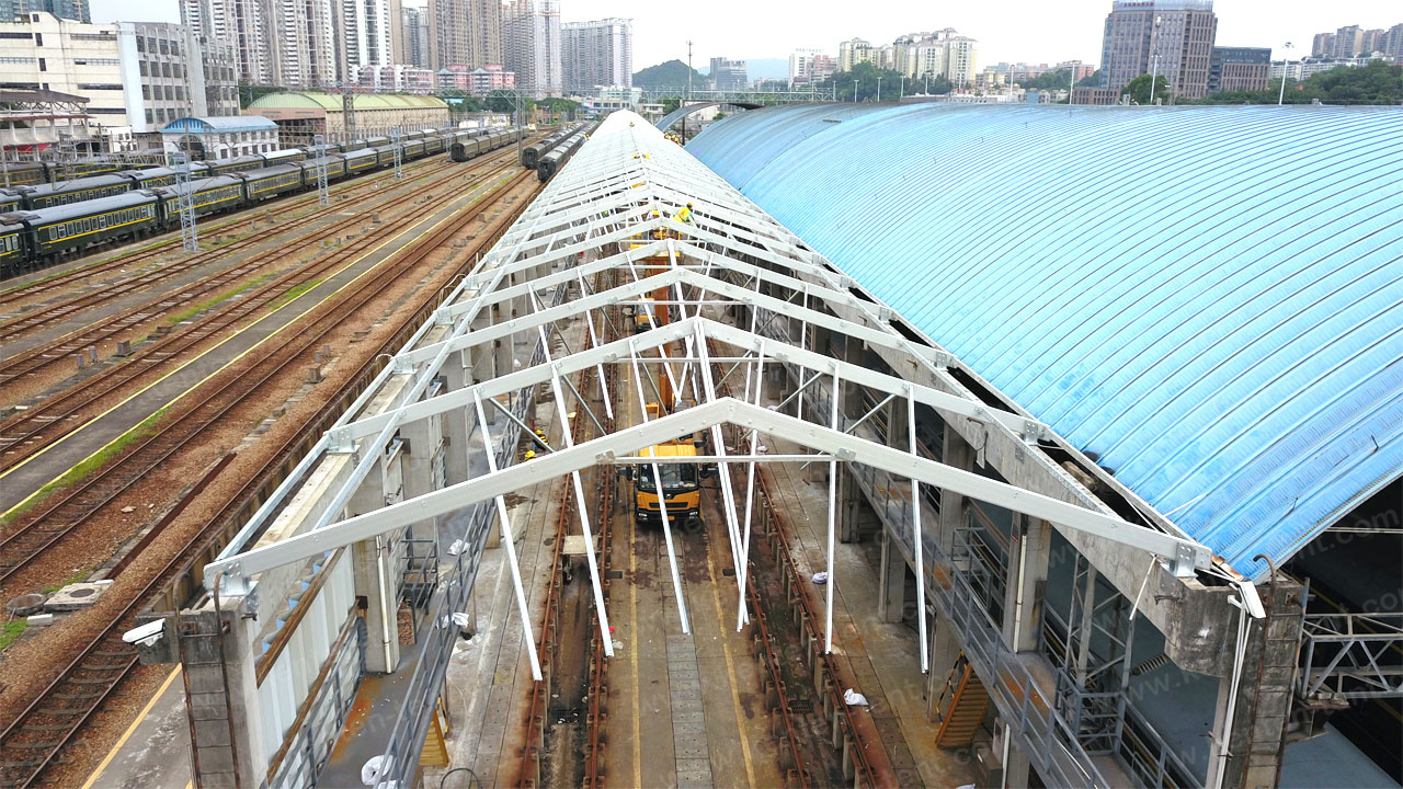Train maintenance shelter in Guangzhou