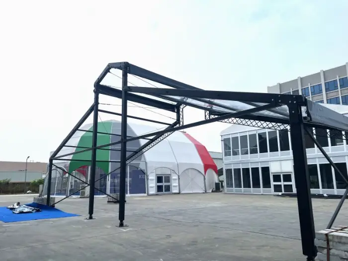Still struggling with how to set up a beautiful and luxurious black wedding tent?