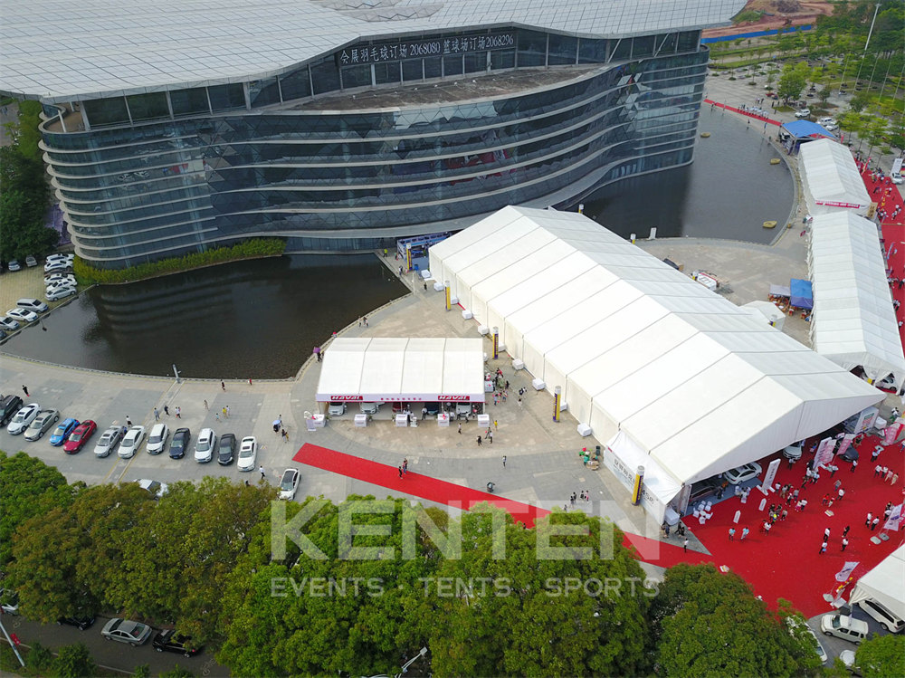 The exhibition tent can be set up quickly and put into the market quickly.