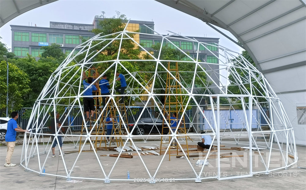 spherical tent hotel