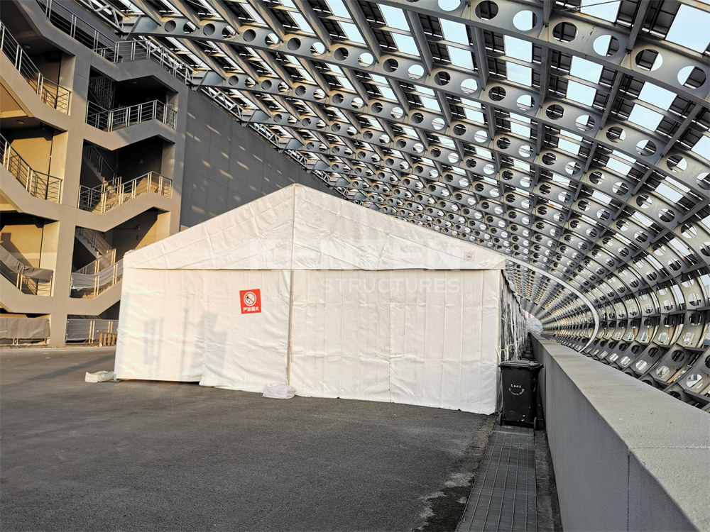 Warehouse tents easily solve storage space problems