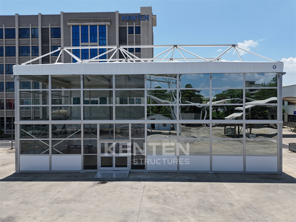 Two-storey tent